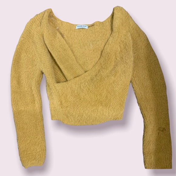 Fashion Nova Tops - Fashion Nova Cropped Fuzzy Sweater